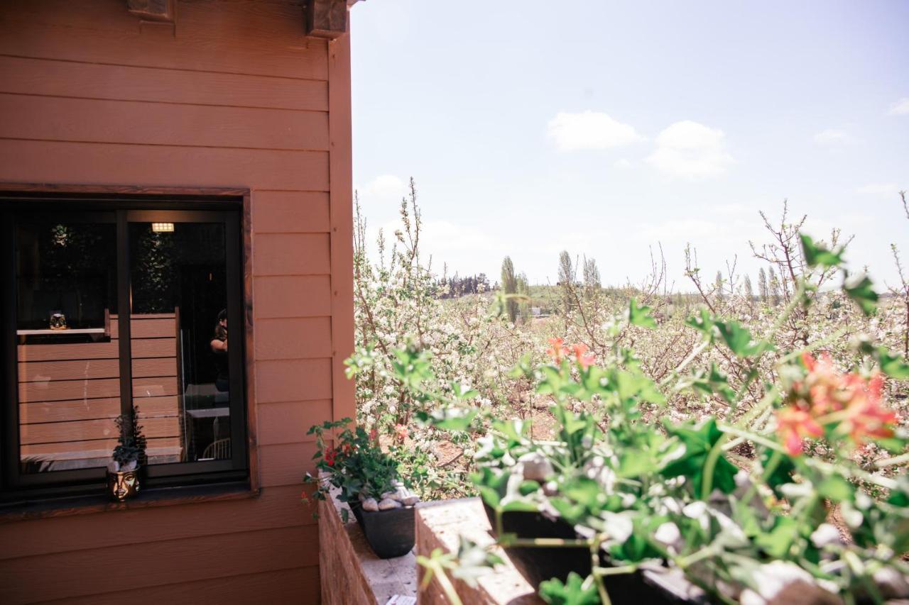 Grand Golan Cabins Buq'ata Eksteriør bilde